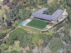 Pendiri WhatsApp Dulu Melarat, Kini Pacar Model dan Berlimpah Harta