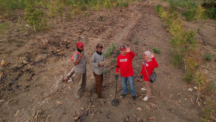 Masih ingat dengan temuan permukiman kuno yang tak jauh dari Situs Candi Patakan beberapa waktu lalu? Untuk kali kedua, tim arkeolog Balai Pelestarian Cagar Budaya (BPCB) Jatim mendatangi lokasi yang diduga permukiman era Majapahit tersebut.