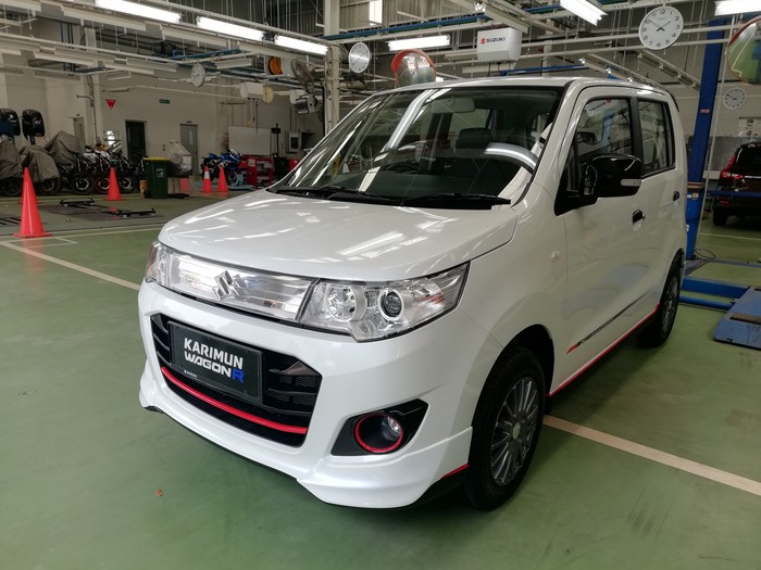 Karimun Wagon R 50th Anniversary Edition hanya diproduksi 50 unit. Pembeli mendapat sertifikat khusus.
