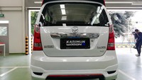 Untuk warna, hanya tersedia warna putih yang dianggap merepresentasikan Indonesia. Foto: Rizki Pratama