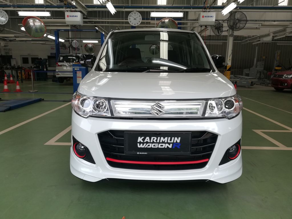 Karimun Wagon R 50th Anniversary Edition hanya diproduksi 50 unit. Pembeli mendapat sertifikat khusus.