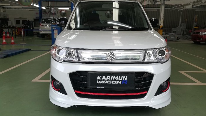 Karimun Wagon R 50th Anniversary Edition hanya diproduksi 50 unit. Pembeli mendapat sertifikat khusus.
