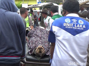 Motor Tertabrak Truk Pasir di Lumajang, Satu Orang Tewas