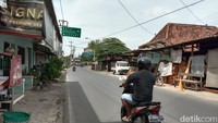 Sedangkan Desa Jepang, kata Yani merupakan wilayah kunjungan baik datang dan pergi dari Arya Penangsang. Diketahui Arya Penangsang tinggal di daerah Cepu, Blora.