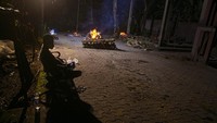 Namun setelah di ibu kota pun, ia kesulitan mendapatkan pekerjaan yang cukup dan mumpuni.