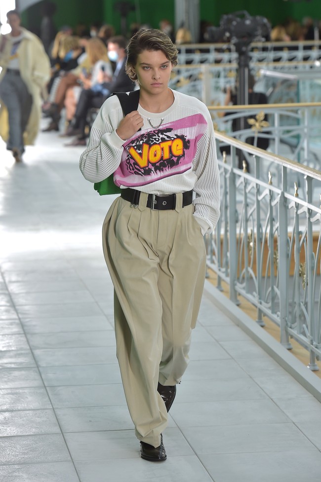 Fashion show koleksi spring/summer 2021 Louis Vuitton di Paris Fashion Week 2020. Foto: Getty Images/Dominique Charriau