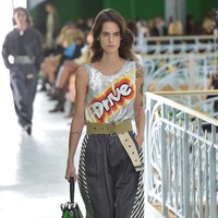 Fashion show koleksi spring/summer 2021 Louis Vuitton di Paris Fashion Week 2020.  Foto: Getty Images/Dominique Charriau