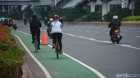 Jalur sepeda sudah sepatutnya bisa diakses mulai dari pinggir kota sampai dengan pusat kota yang itu bisa berdampak dalam mengurangi jumlah kendaraan bermotor yang ada di Jakarta.