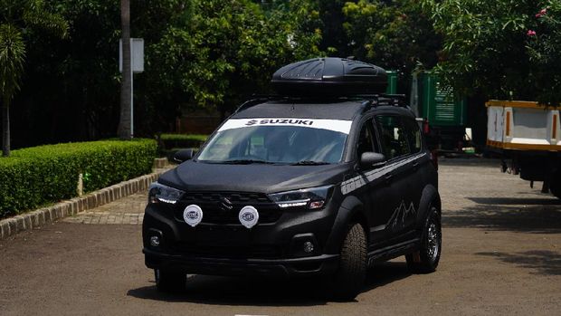 Suzuki XL7 makin garang dengan tambahan aksesori ini.