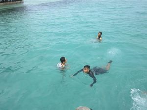 Pulau Semak Daun: Dekat Dari Jakarta, Airnya Bening Parah