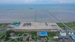 Sibuknya Pelabuhan Kuala Tanjung yang Terhubung Kawasan Industri