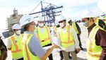 Sibuknya Pelabuhan Kuala Tanjung yang Terhubung Kawasan Industri
