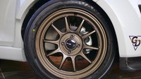Ini adalah velg yang di-develop dan rilis di event IMX 2020. Ini adalah velg pertama yang ada di mobil ini. Foto: Suzuki