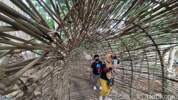 Wisata Ciamis di Kampung Teratai