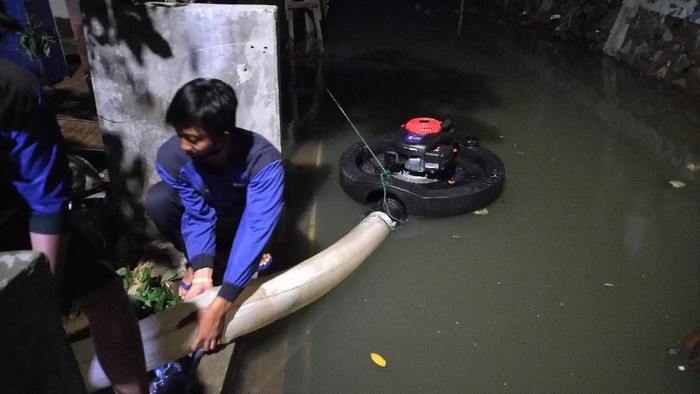 Banjir Masih Menggenangi Ciganjur Jaksel