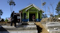 Basecamp Dipajaya.  Perum Perhutani bersama Pengelola Basecamp melakukan pemeriksaan kondisi jalur pendakian, shelter, papan petunjuk, dan sarana lainnya untuk memastikan keamanan dan keselamatan pendakian.