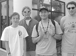 Pendiri WhatsApp Dulu Melarat, Kini Pacar Model dan Berlimpah Harta