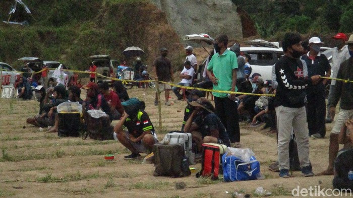 Lomba adu layangan di Sumedang.