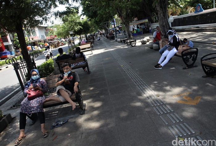 Kawasan Malioboro sempat jadi sasaran aksi vandalisme dan perusakan saat demo tolak UU Cipta Kerja. Kini kawasan itu berbenah dan kembali ramai oleh wisatawan.