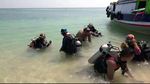 Foto: Menanam Terumbu Karang di Gili Ketapang