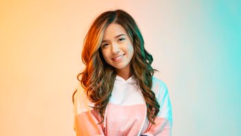 “Konsistensi merupakan kunci untuk membangun chanel kalian, tapi jangan lupa istirahat dan memperhatikan diri kalian sendiri,” pungkas Pokimane. Foto: Instagram