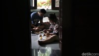 Banjir yang melanda kawasan Ciganjur sejak Sabtu (10/10/2020) itu merendam 300 rumah warga. 