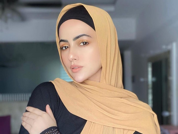 Sana Khan hijrah