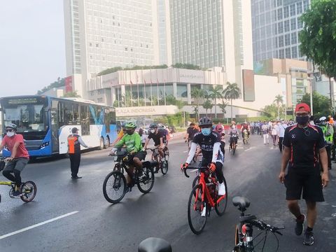 Situasi Bundaran HI, Minggu (11/10/2020) pagi masih dipadati warga yang berolahraga.