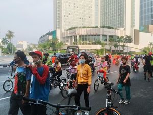 PSBB Ketat DKI Berakhir Hari Ini, Bundaran HI Masih Dipadati Warga Olahraga