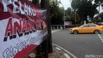Spanduk Imbauan Tolak Anarkisme Mejeng di Jakarta