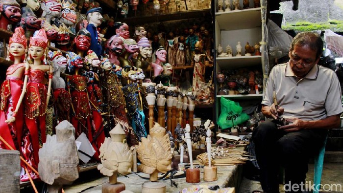 Cerita Pengrajin  Wayang Golek Asal Bandung  yang Terkena 