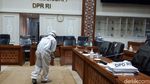 19 Dewan Positif Corona, Gedung DPR Disemprot Disinfektan