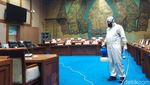 19 Dewan Positif Corona, Gedung DPR Disemprot Disinfektan