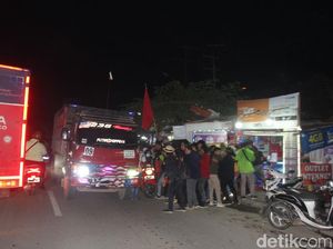 Wagub Kaltim Dilempari Batu, Demo Mahasiswa Tolak Omnibus Law Dibubarkan