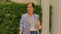 Seperti saat memadukan blazer dengan jeans sehingga terlihat kasual. Dok. Instagram/bungazainal05
