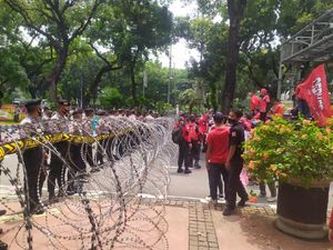 Kembali Gelar Demo Tolak Omnibus Law, Buruh Bergerak Menuju Istana!