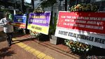 Deretan Karangan Bunga Jiwasraya Mejeng di PN Jakpus