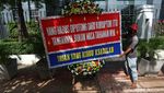 Deretan Karangan Bunga Jiwasraya Mejeng di PN Jakpus