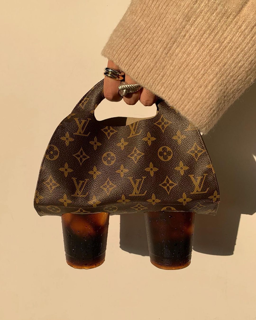 Desainer Jepang Ini Bikin Tas Bubble Tea Louis Vuitton dan Dior