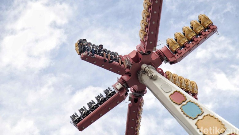 Dufan di Masa PSBB Transisi Dunia Fantasi (Dufan) di kawasan Ancol, Jakarta Utara, kembali dibuka di masa PSBB Transisi. Nah, seperti apa suasana terkininya.