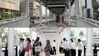 Per hari ini, Senin (12/10/2020) sejumlah halte TransJ termasuk Bundaran HI sudah mulai beroperasi meski masih dalam tahap renovasi.