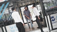 Terpantau situasi Halte Bundaran HI sepi. Tidak banyak penumpang yang berangkat atau tiba.