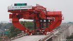 Instalasi Girder Kereta Cepat Terpasang di Kopo