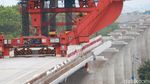 Instalasi Girder Kereta Cepat Terpasang di Kopo