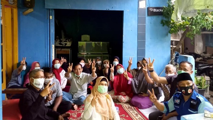 Calon Walikota Tangerang Selatan (Tangsel) Siti Nur Azizah menggelar pertemuan di Posko Kemenangan, Rawa Buntu, Kecamatan Serpong. 
Dalam pertemuan tersebut, putri Ma'ruf Amin ini menuturkan bahwa Kota bertajuk Cerdas, Modern dan Religius, perlu ada perubahan.