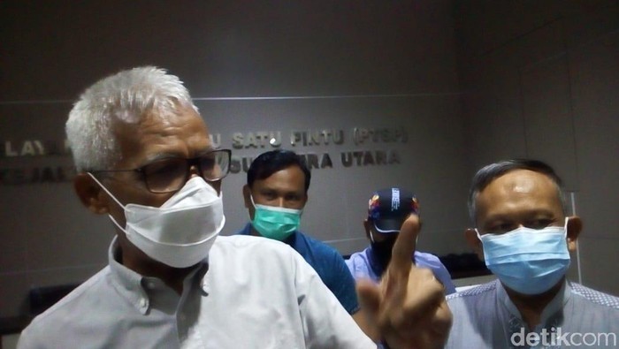 Kejati Sumut menangkap eks Kabag Umum Pemkab Tobasa, Erwin Panggabean, buronan terpidana kasus pengadaan sertifikat tanah di Kabupaten Tobasa (Datuk Haris/detikcom)