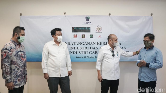 Kerja Sama Investasi Industri di Masa Pandemi Kerjasama investasi industri gula dan garam digelar di Jakarta. Target produksi gula 1,5 juta MT per tahun, sedangkan untuk produksi garam adalah 2,2 juta MT per tahun.