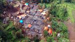 Korban Kebakaran Kampung Adat Cengkuk Tinggal di Tenda Darurat