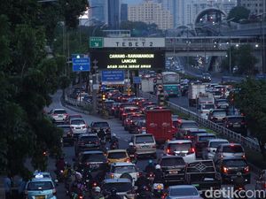 Macet Tahun Lalu, Warga Jakarta Habiskan 5 Hari 6 Jam di Jalan