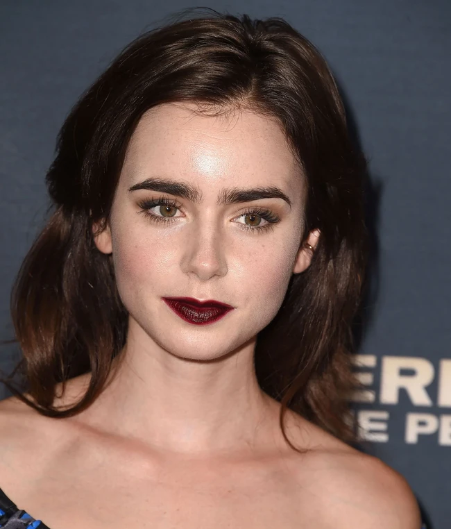 10. Capricorn: Matte BrownCapricorn yang terstruktur akan cocok menggunakan lipstik coklat dengan tekstur matte.  Foto: Instagram